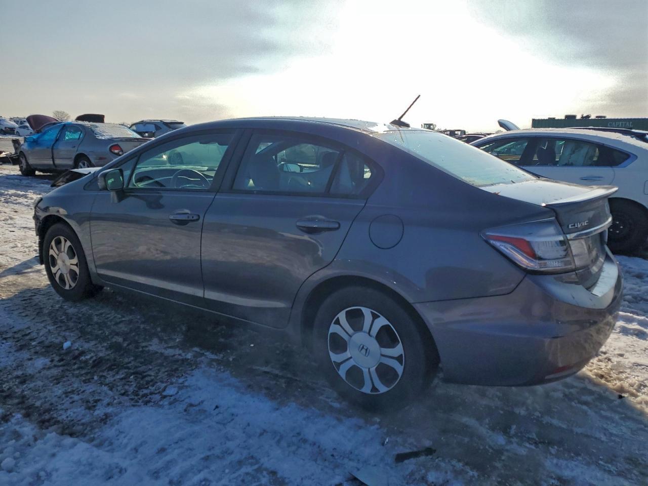 2015 Honda Civic Hybrid - Image 2