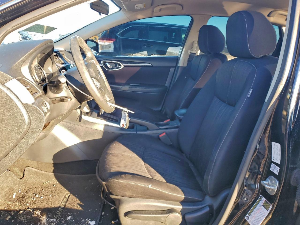 2016 Niss Sentra S - Image 7