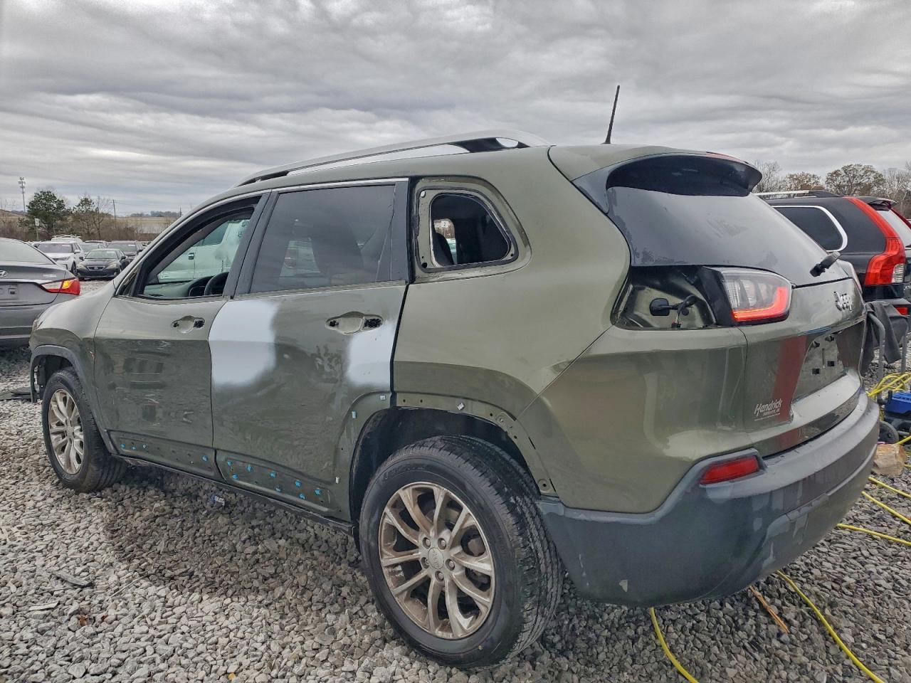 2019 Jeep Cherokee Latitude - Image 2
