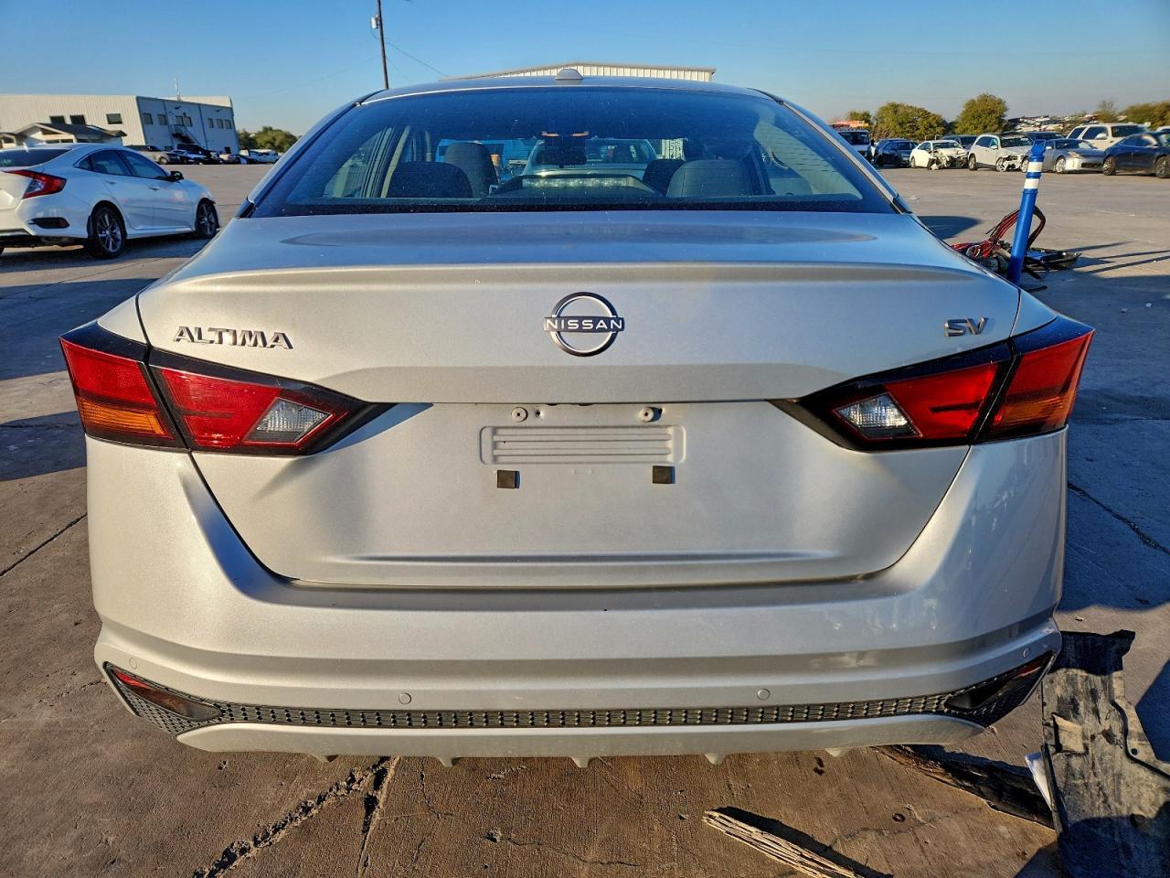 2023 Nissan Altima Sv - Image 6
