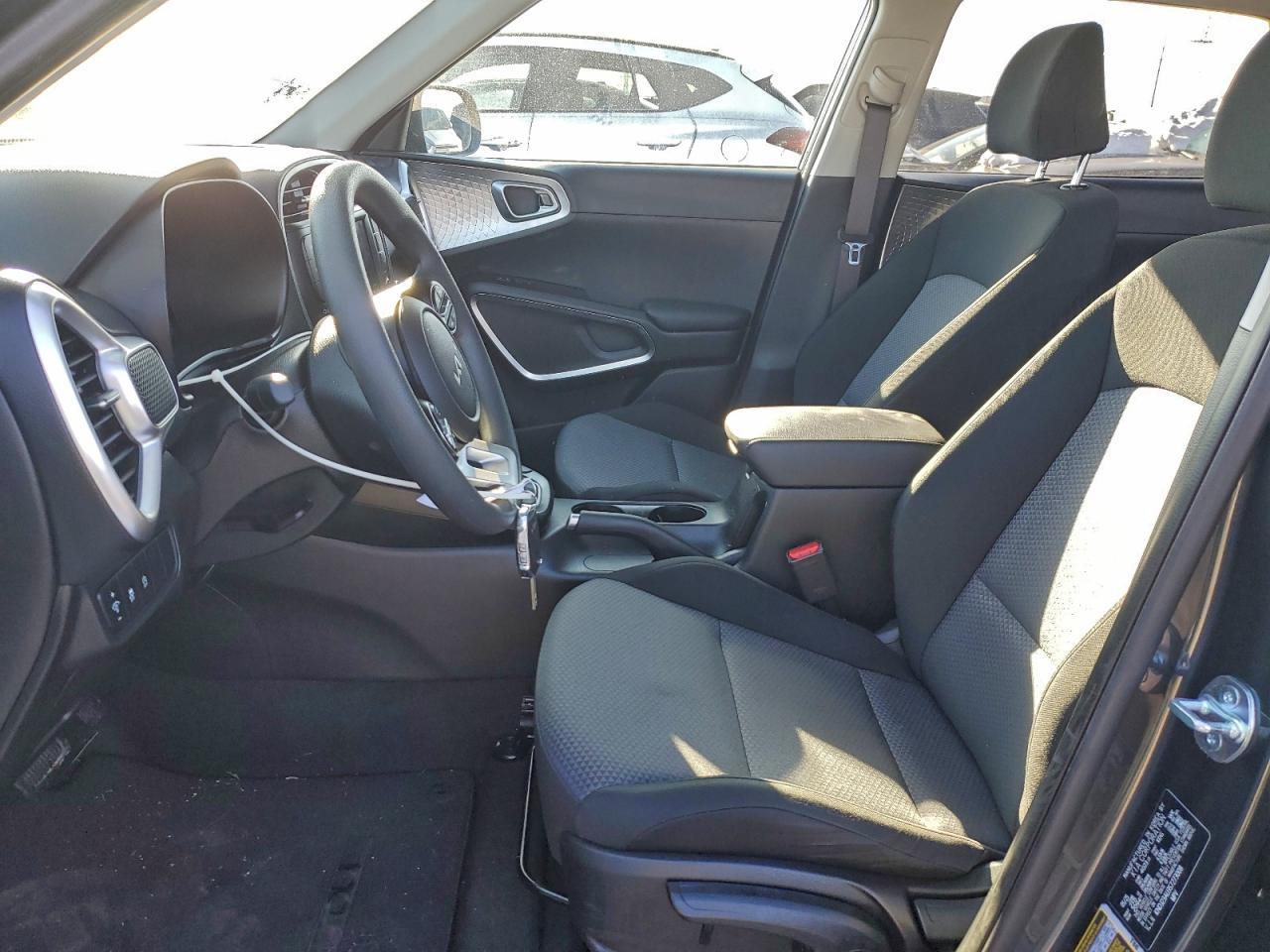 2025 Kia Soul Lx - Image 7
