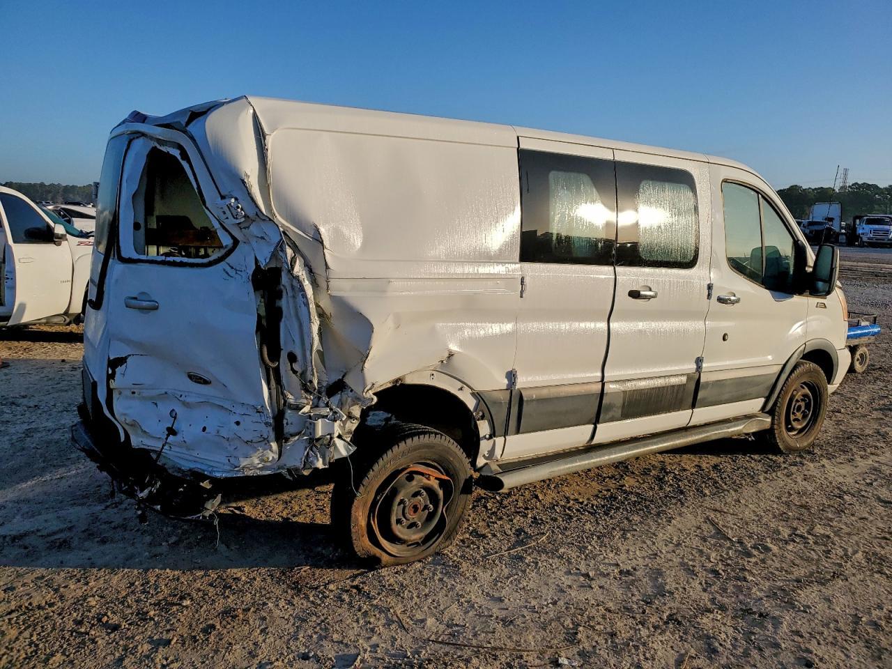 2016 Ford Transit T-250 Delivery Van - Фото 3