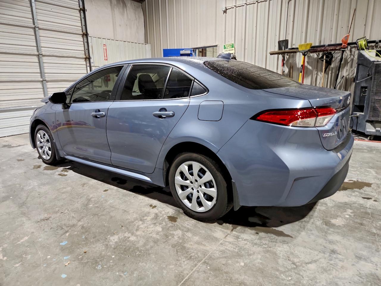 2025 Toyota Corolla Le - Фото 2