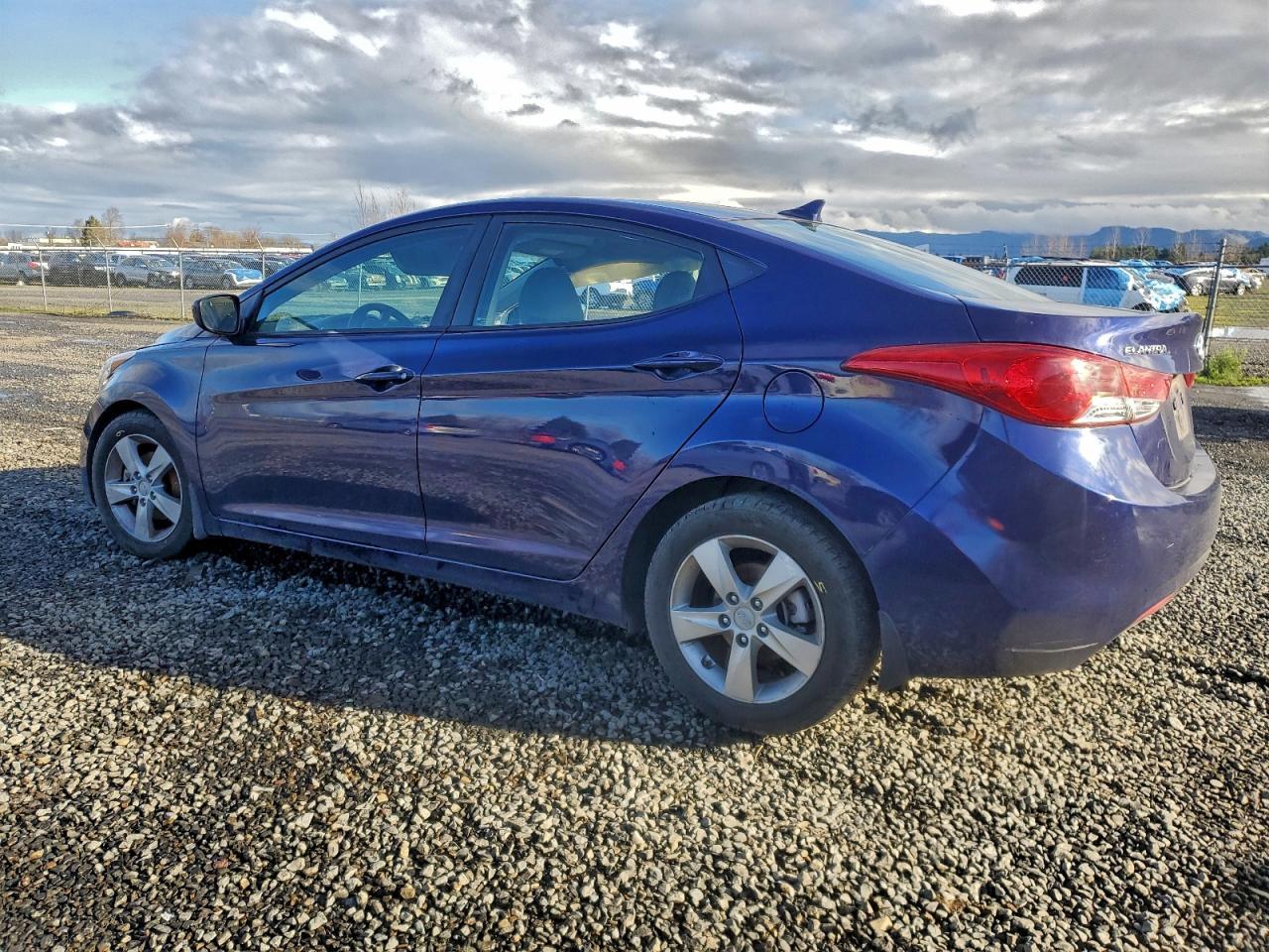 2013 Hyundai Elantra Gls - Image 2