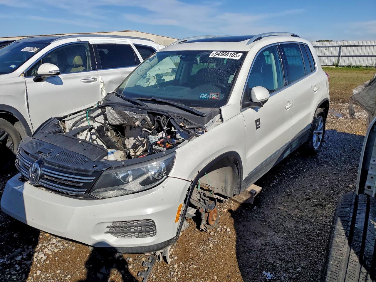2017 Volkswagen Tiguan Wolfsburg - Image 5