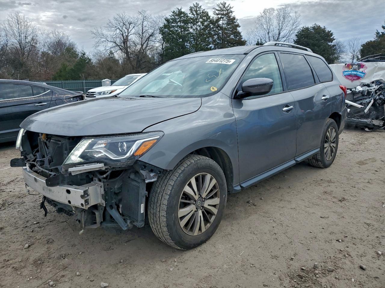 2020 Nissan Pathfinder Sv