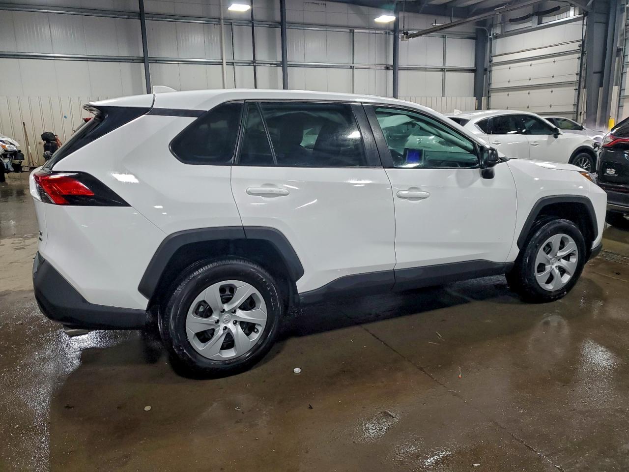 2024 Toyota Rav4 Le - Image 3