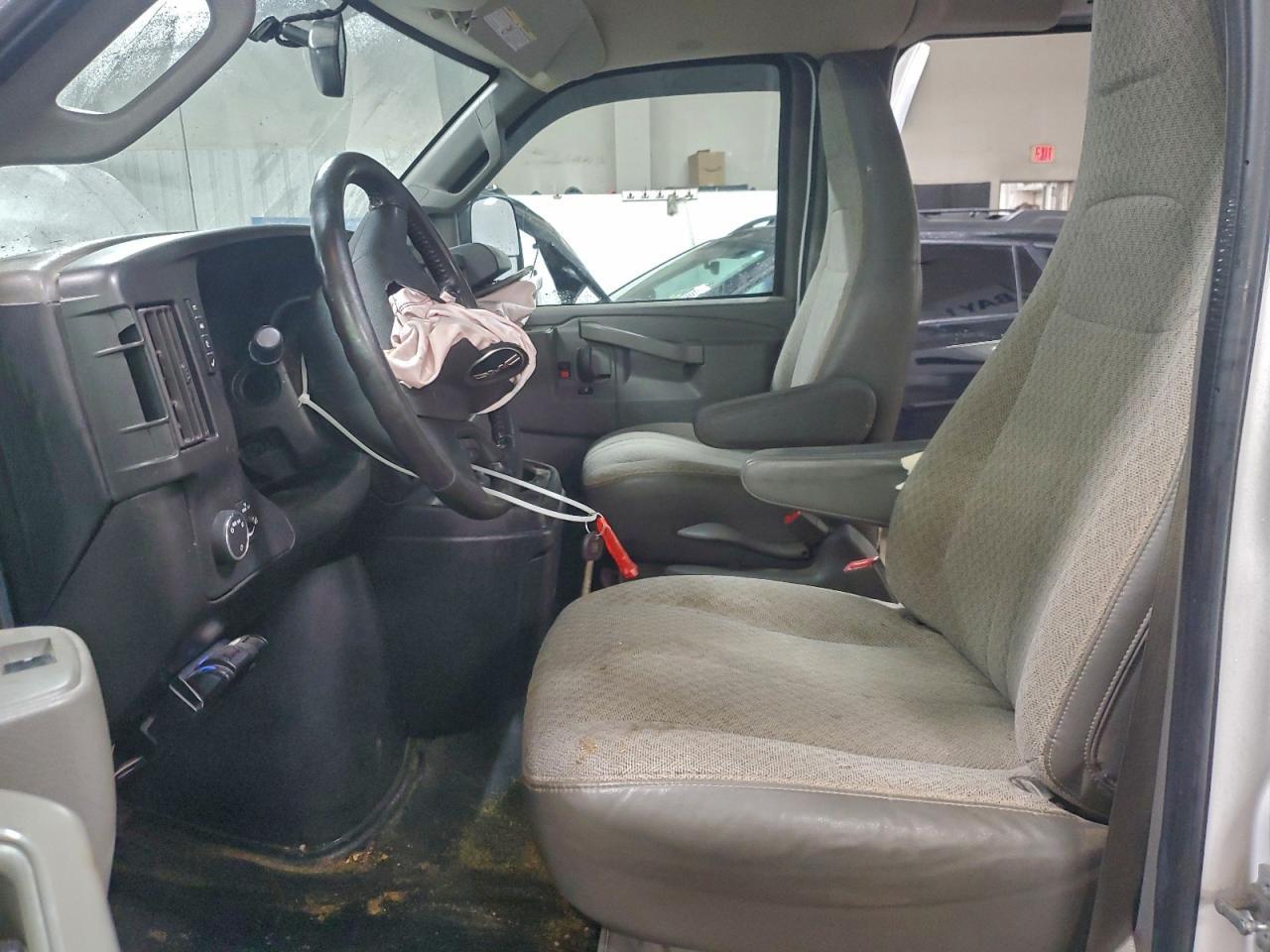 2020 GMC Savana G2500 - Фото 7