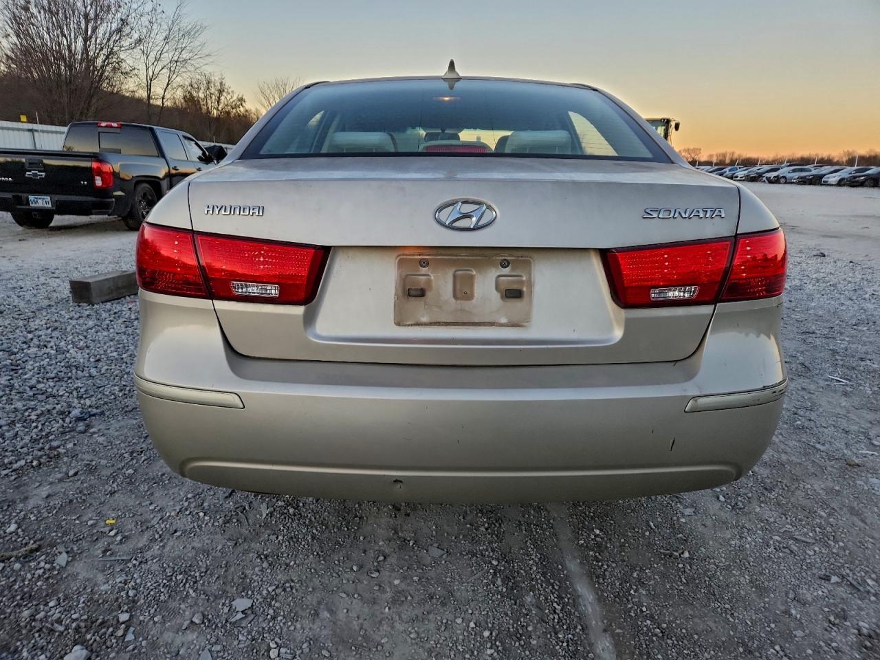 2010 Hyundai Sonata Gls - Image 6