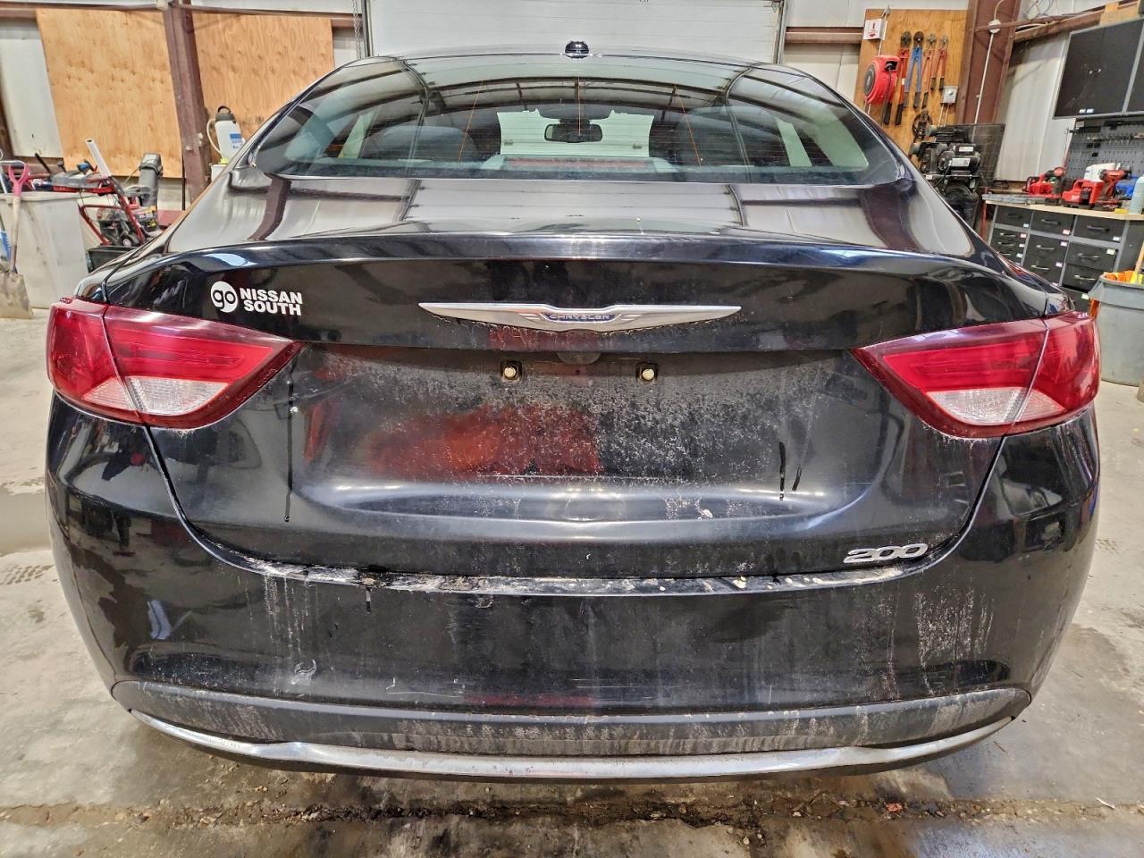 2015 Chrysler 200 Limited - Image 6