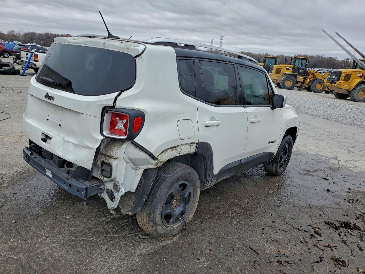 2015 Jeep Renegade Limited - Image 3
