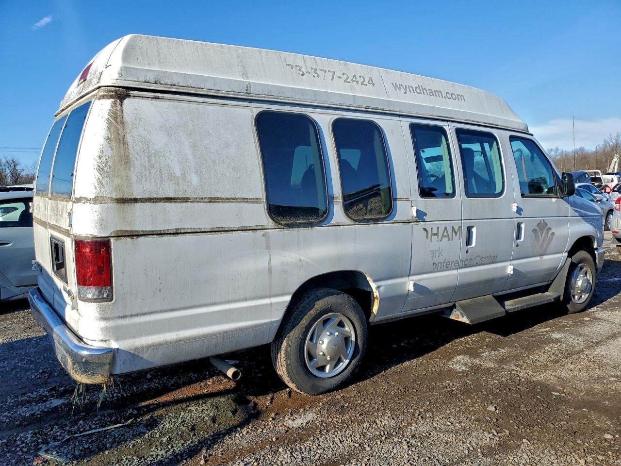 2013 Ford Econoline E150 Van - Image 3