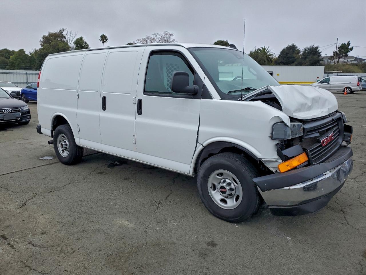 2024 GMC Savana Delivery Van - Image 4