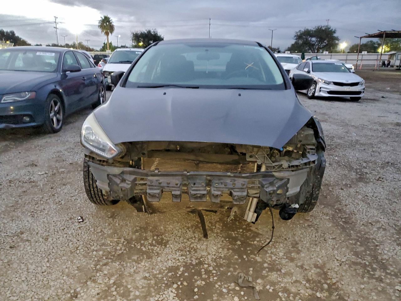 2016 Ford Focus S - Image 5