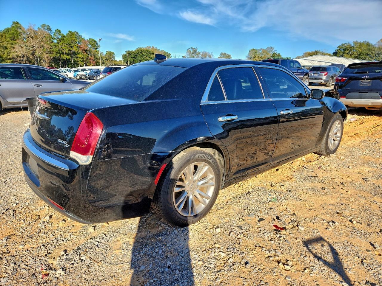 2017 Chrysler 300C - Image 3
