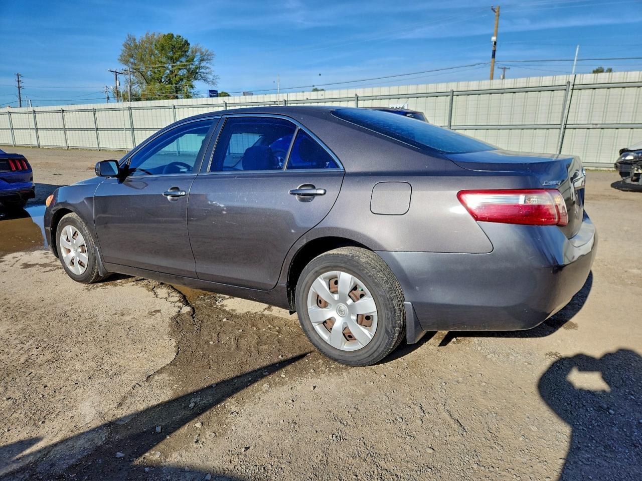 2007 Toyota Camry Ce - Image 2