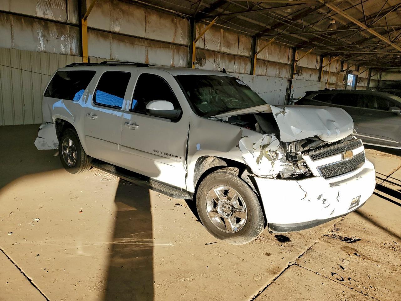 2007 Chevrolet Suburban C1500 - Image 4
