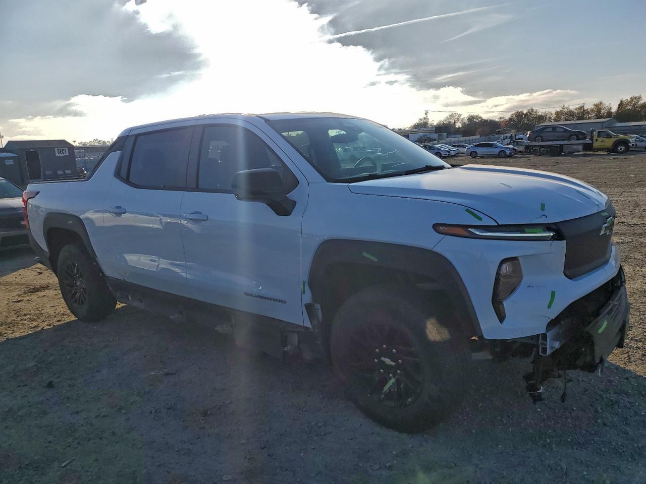 2024 Chevrolet Silverado - Фото 4