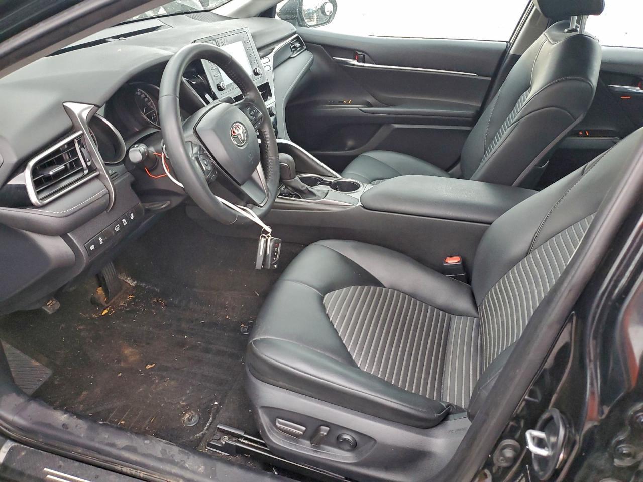 2022 Toyota Camry Se - Image 7