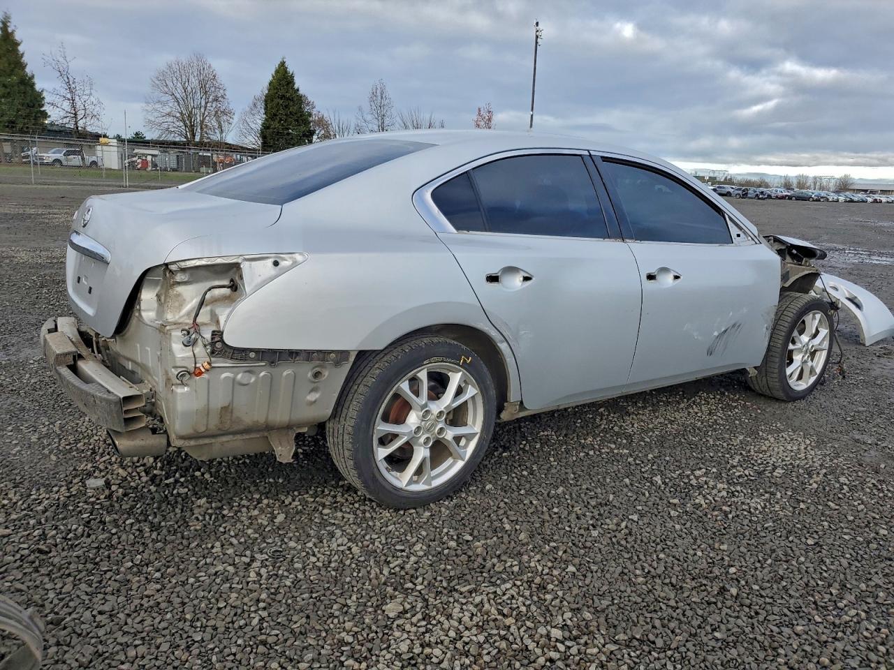 2013 Nissan Maxima S - Image 3