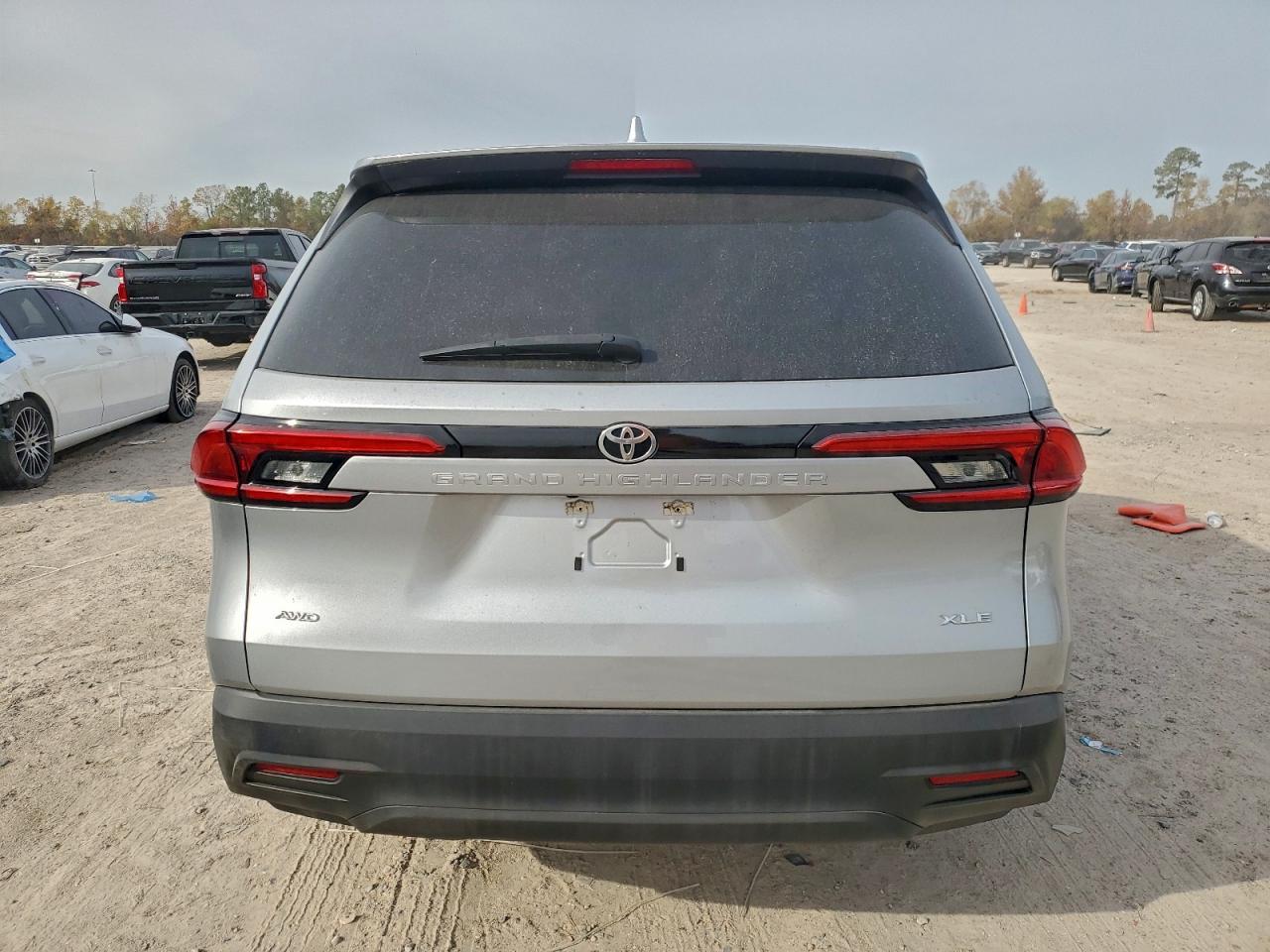 2024 Toyota Grand Highlander Xle - Image 6