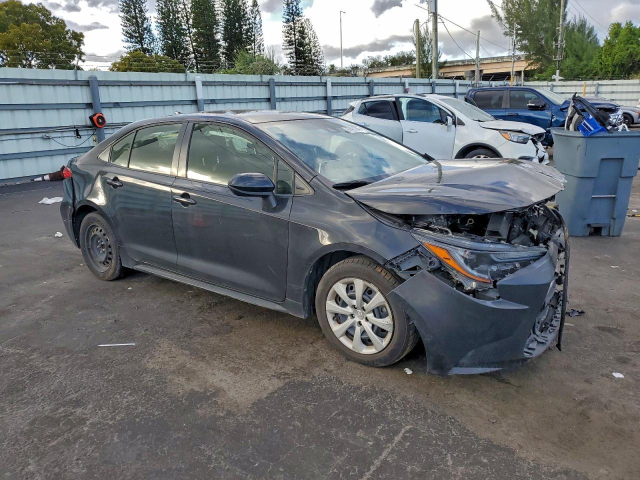 2021 Toyota Corolla Le - Фото 4