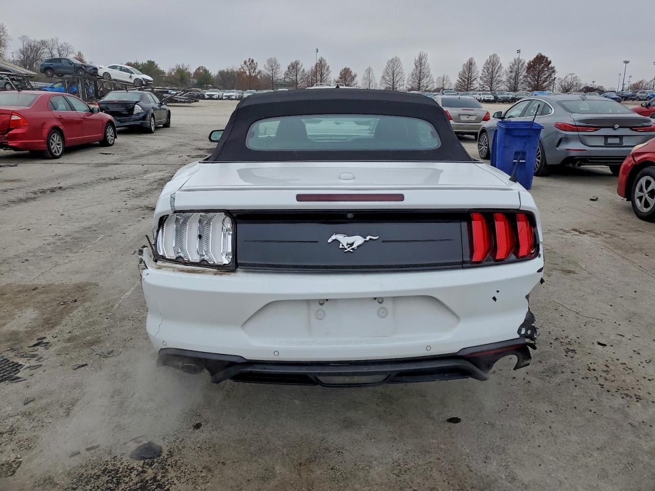 2023 Ford Mustang - Фото 6