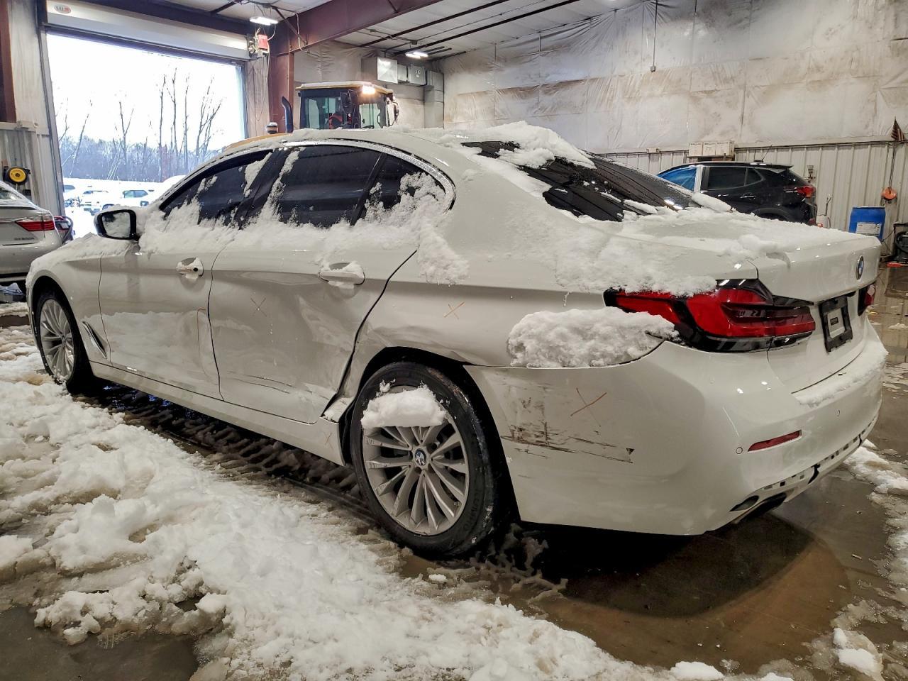 2021 BMW 530 Xi - Image 2