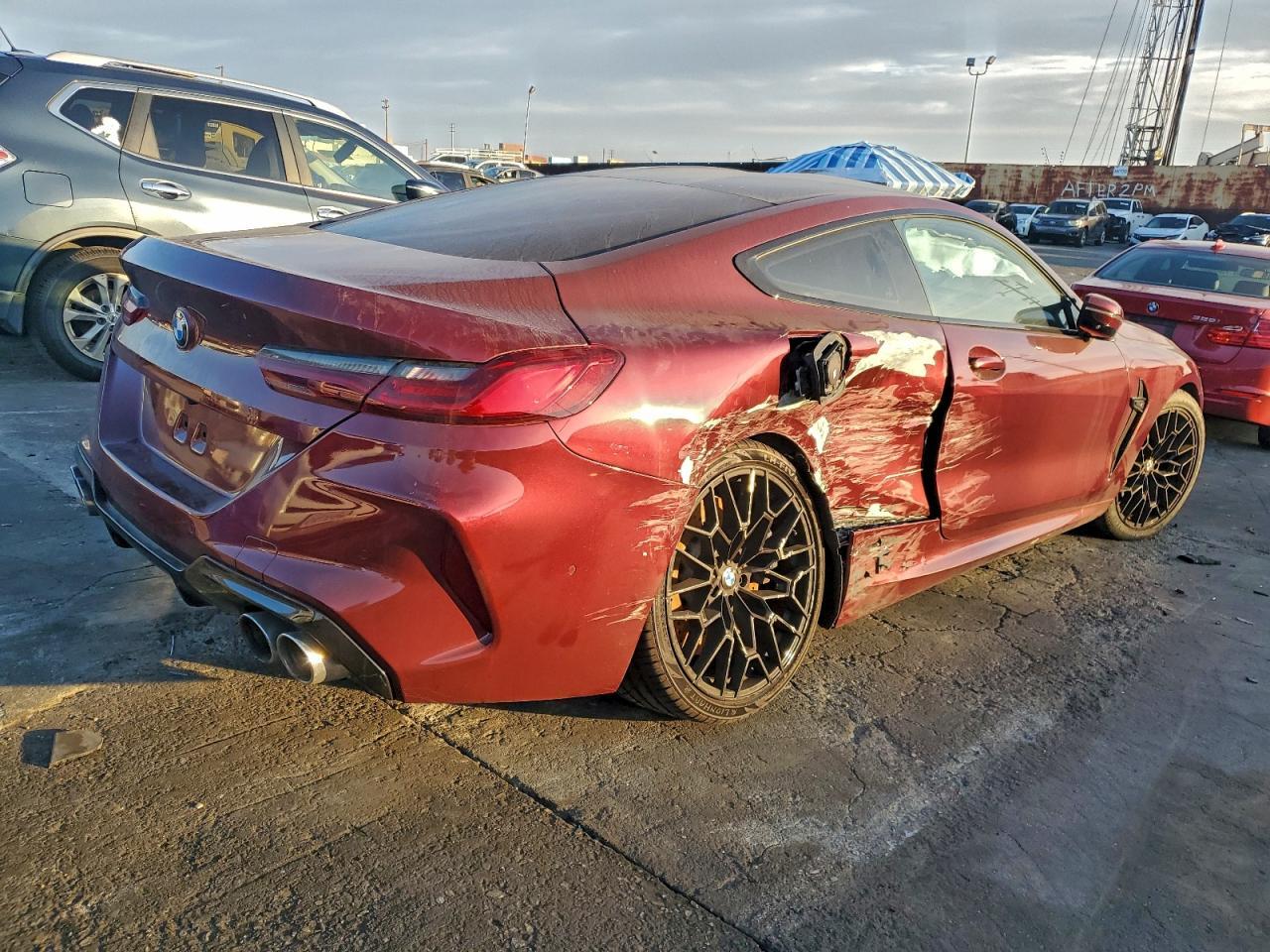 2022 BMW M8 - Фото 3