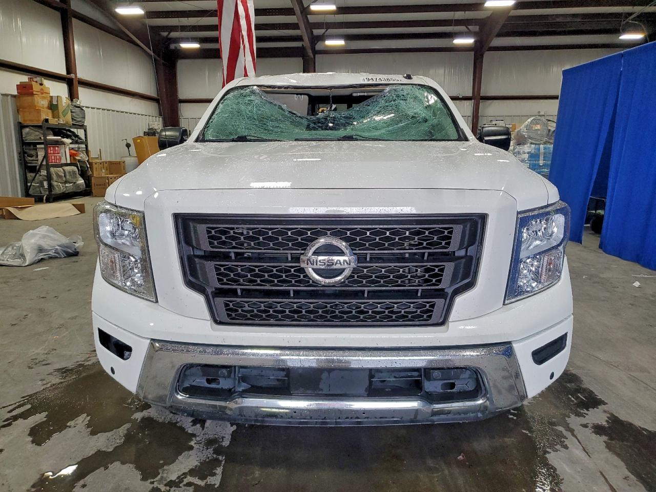 2021 Nissan Titan Sv - Image 5