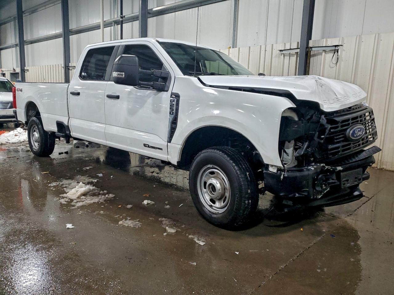 2025 Ford F250 Super Duty - Фото 4