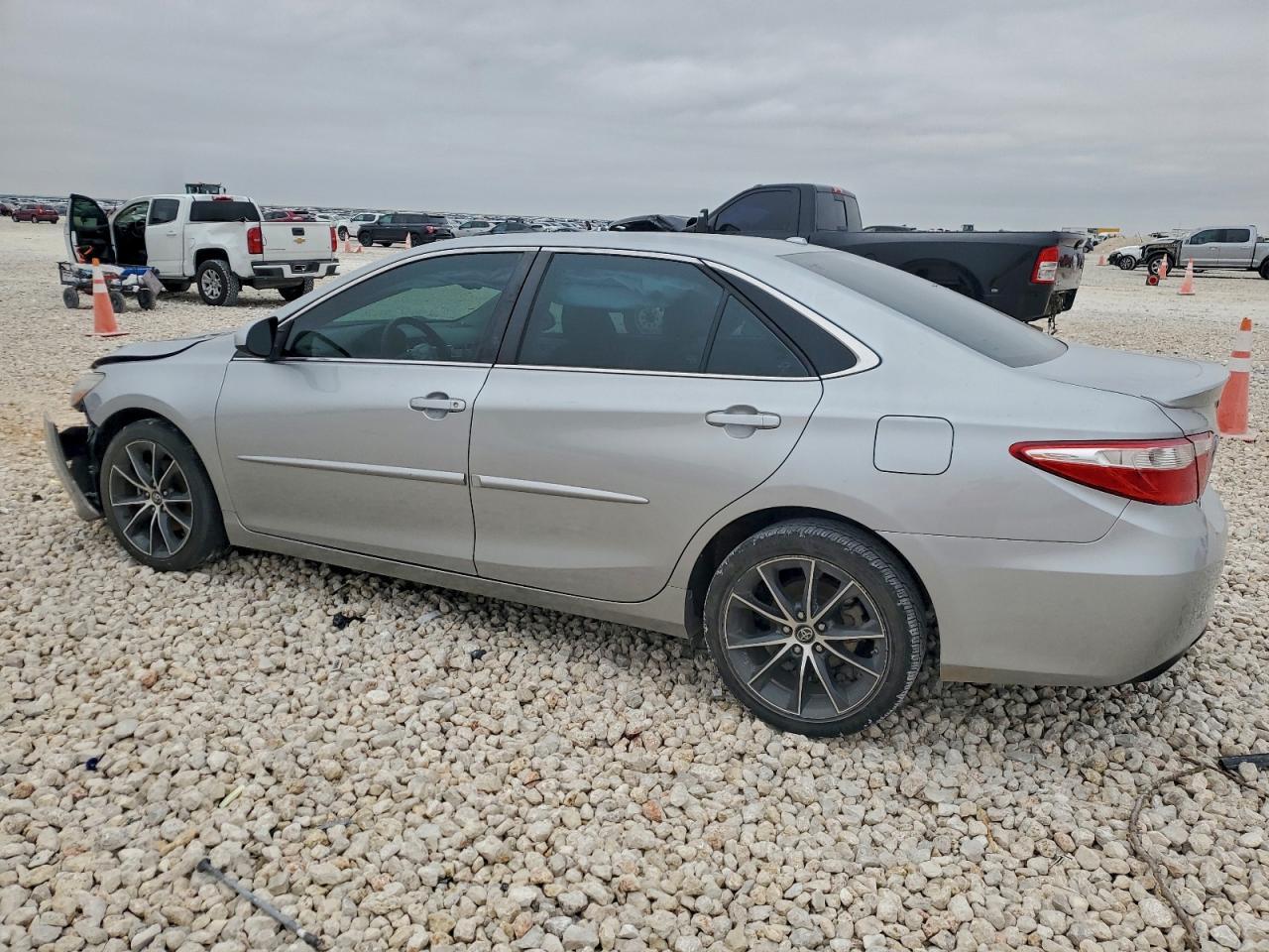 2017 Toyota Camry Le - Image 2