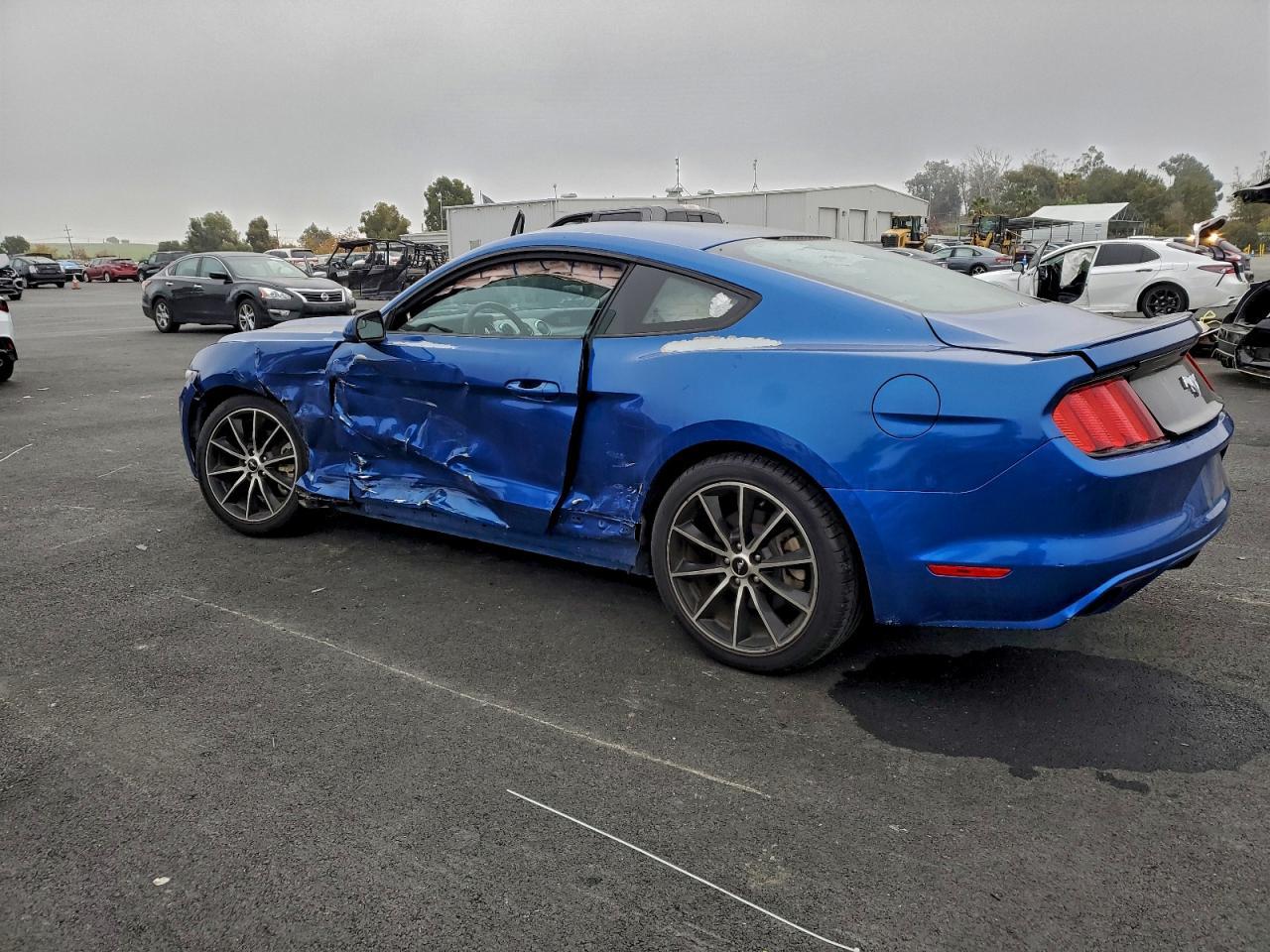 2017 Ford Mustang - Фото 2