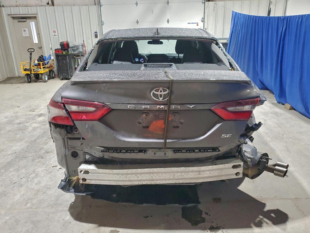 2021 Toyota Camry Se - Фото 6