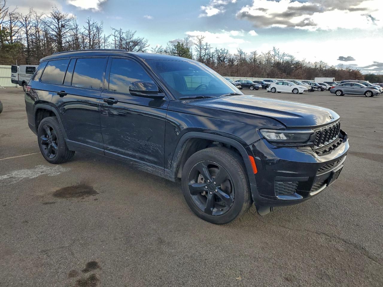 2021 Jeep Grand Cherokee L Laredo - Image 4