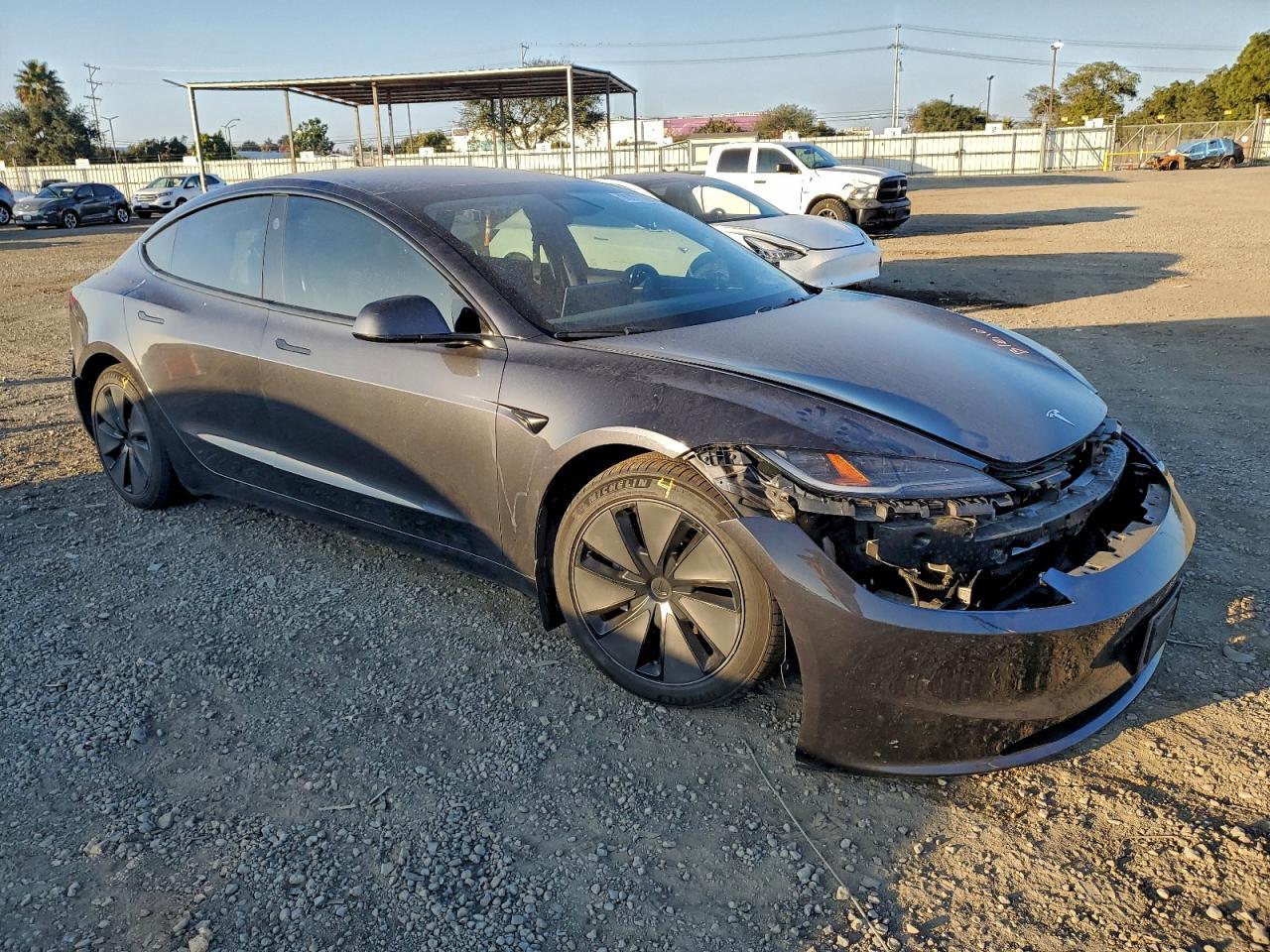 2024 Tesla Model 3 - Фото 4