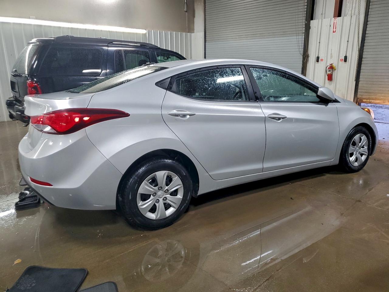 2016 Hyundai Elantra Se - Фото 3