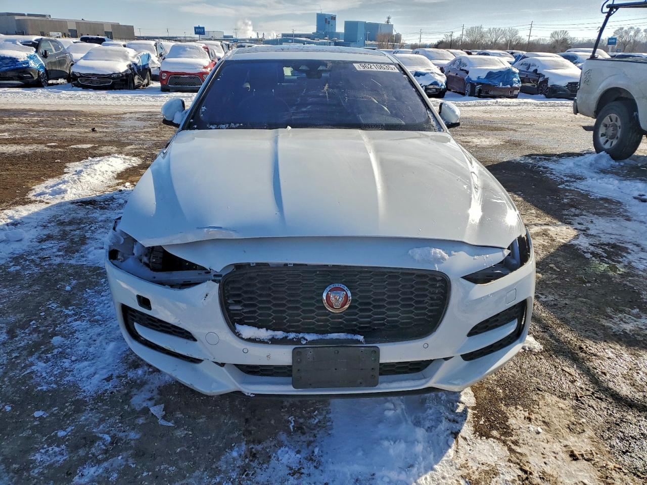 2020 Jaguar Xe S - Фото 5