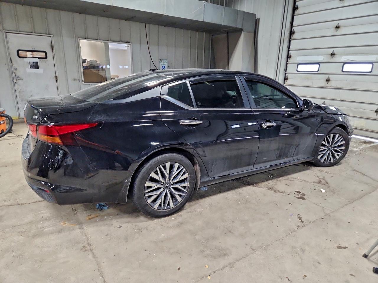 2023 Nissan Altima Sv - Фото 3