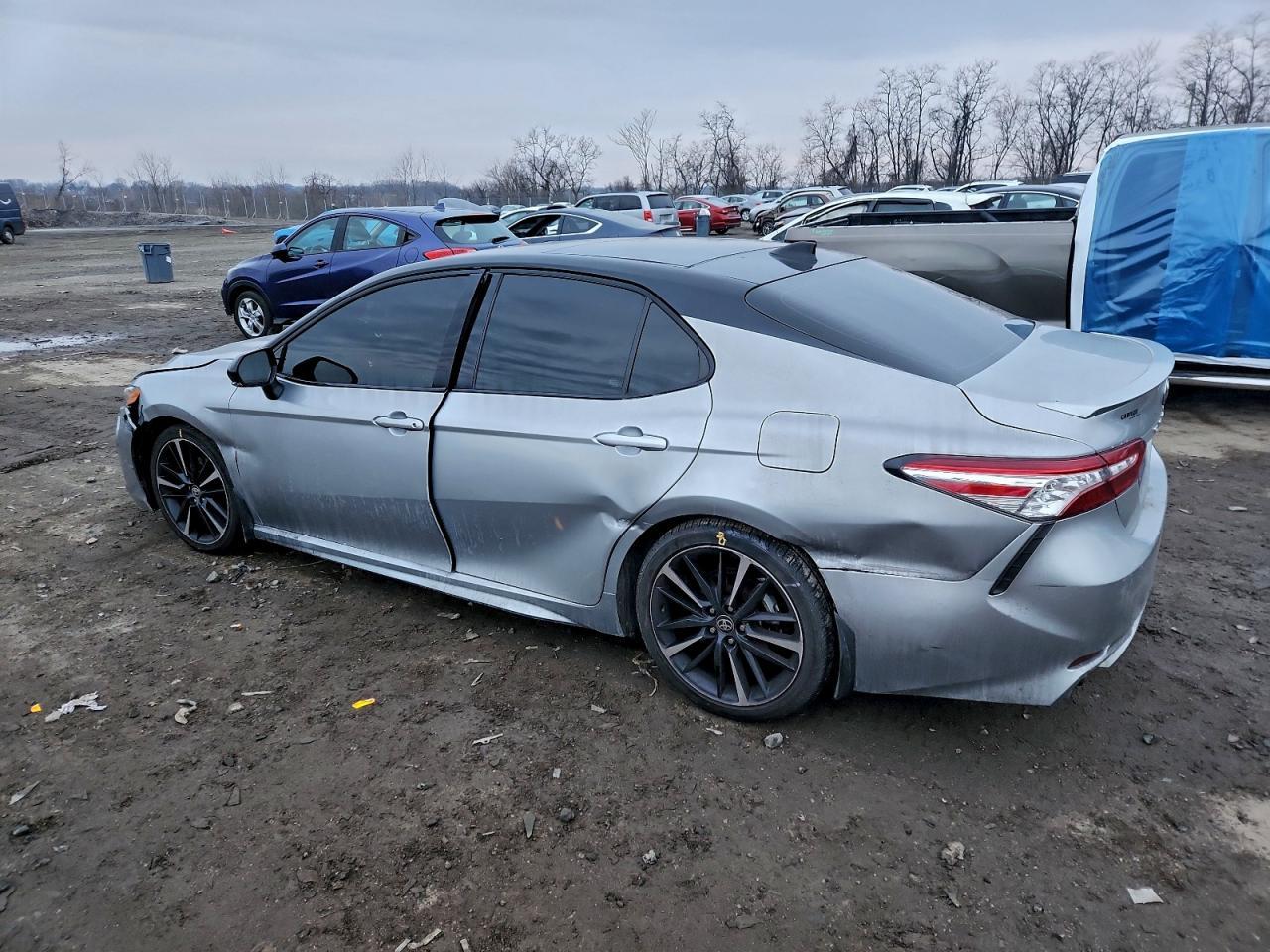 2020 Toyota Camry Xse - Фото 2