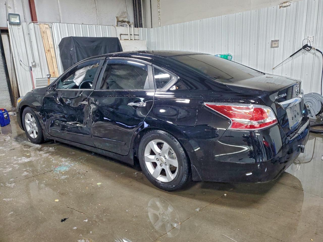 2014 Nissan Altima 2.5 S - Image 2