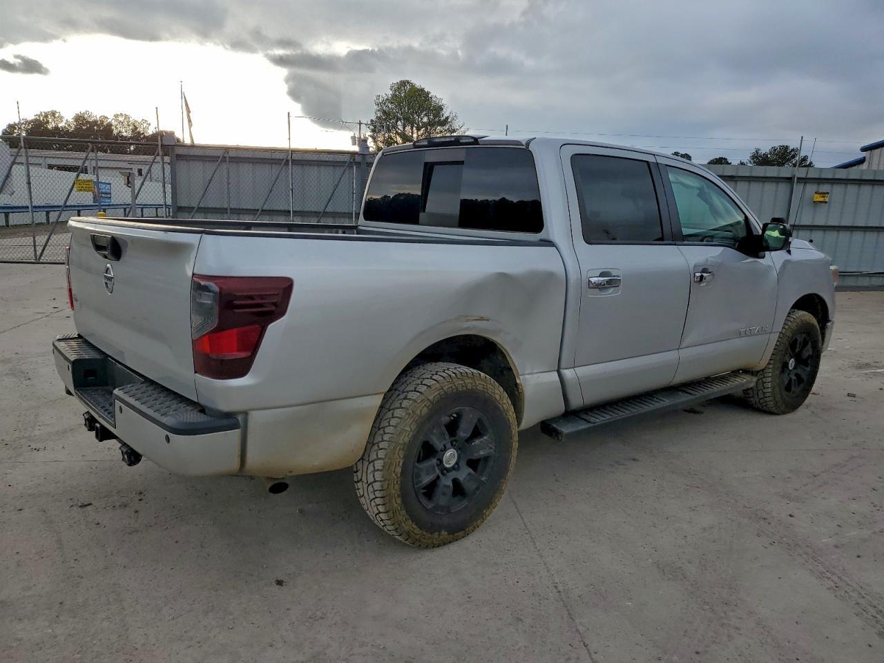 2018 Nissan Titan Sv - Фото 3