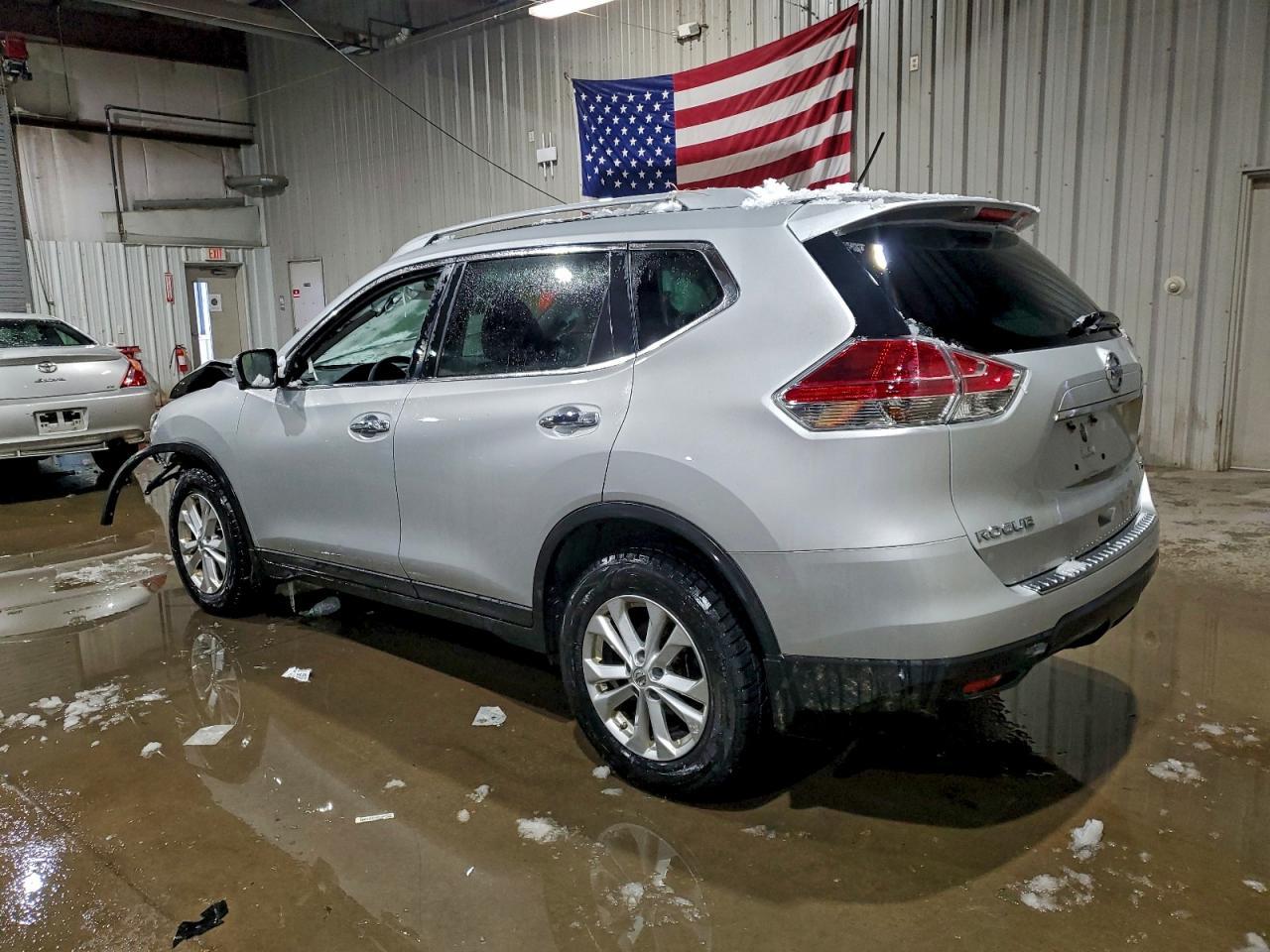 2015 Nissan Rogue S - Фото 2