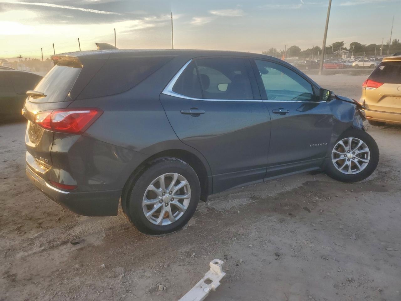 2019 Chevrolet Equinox Lt - Image 3