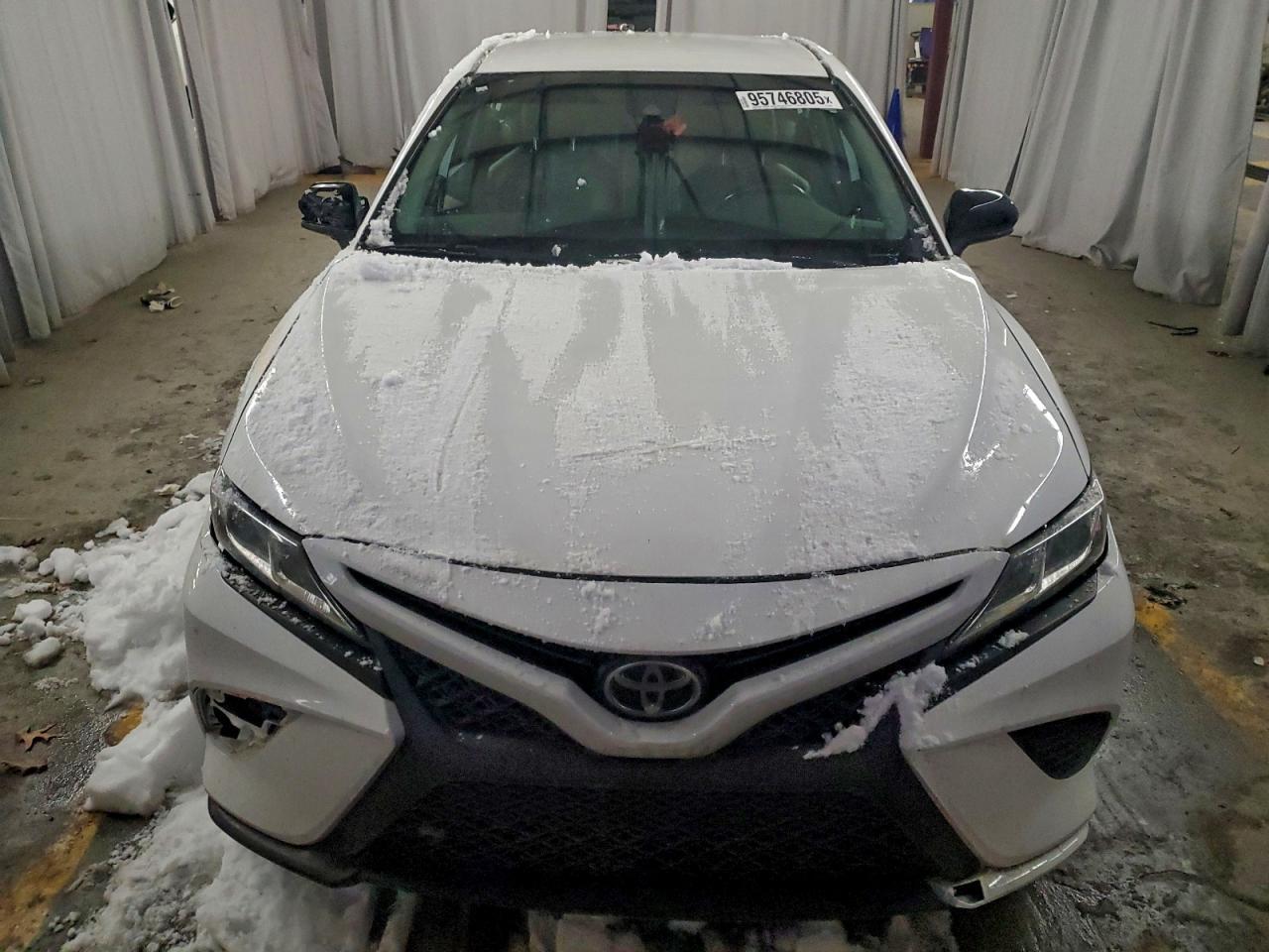 2020 Toyota Camry Se - Фото 5