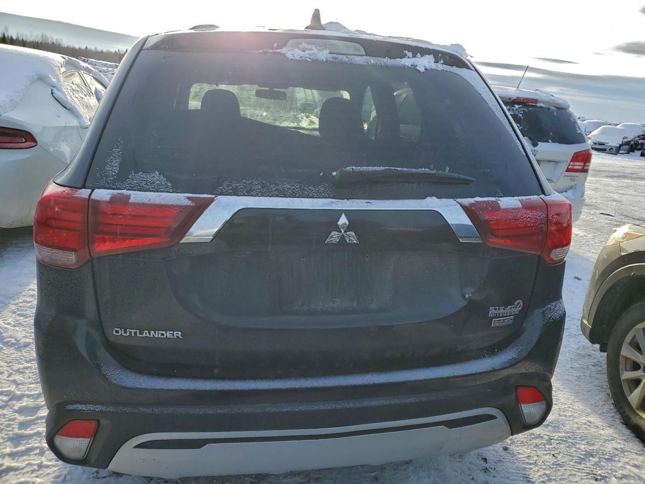 2020 Mitsubishi Outlander Es - Фото 6
