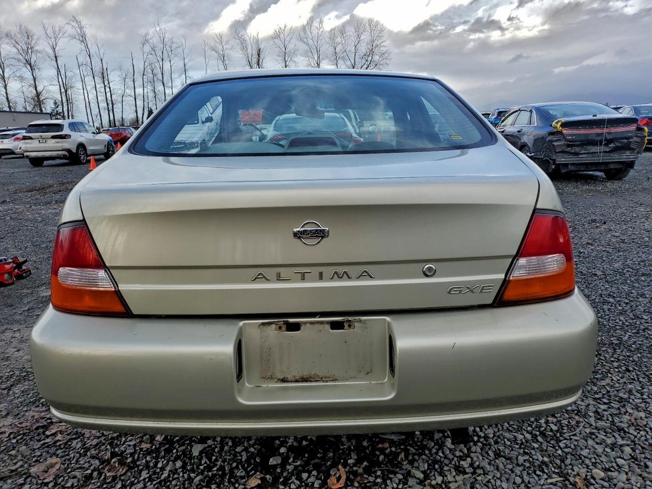 1998 Nissan Altima Xe - Фото 6