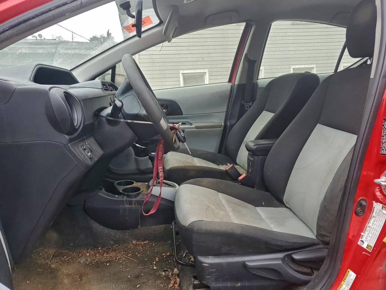 2014 Toyota Prius C - Фото 7