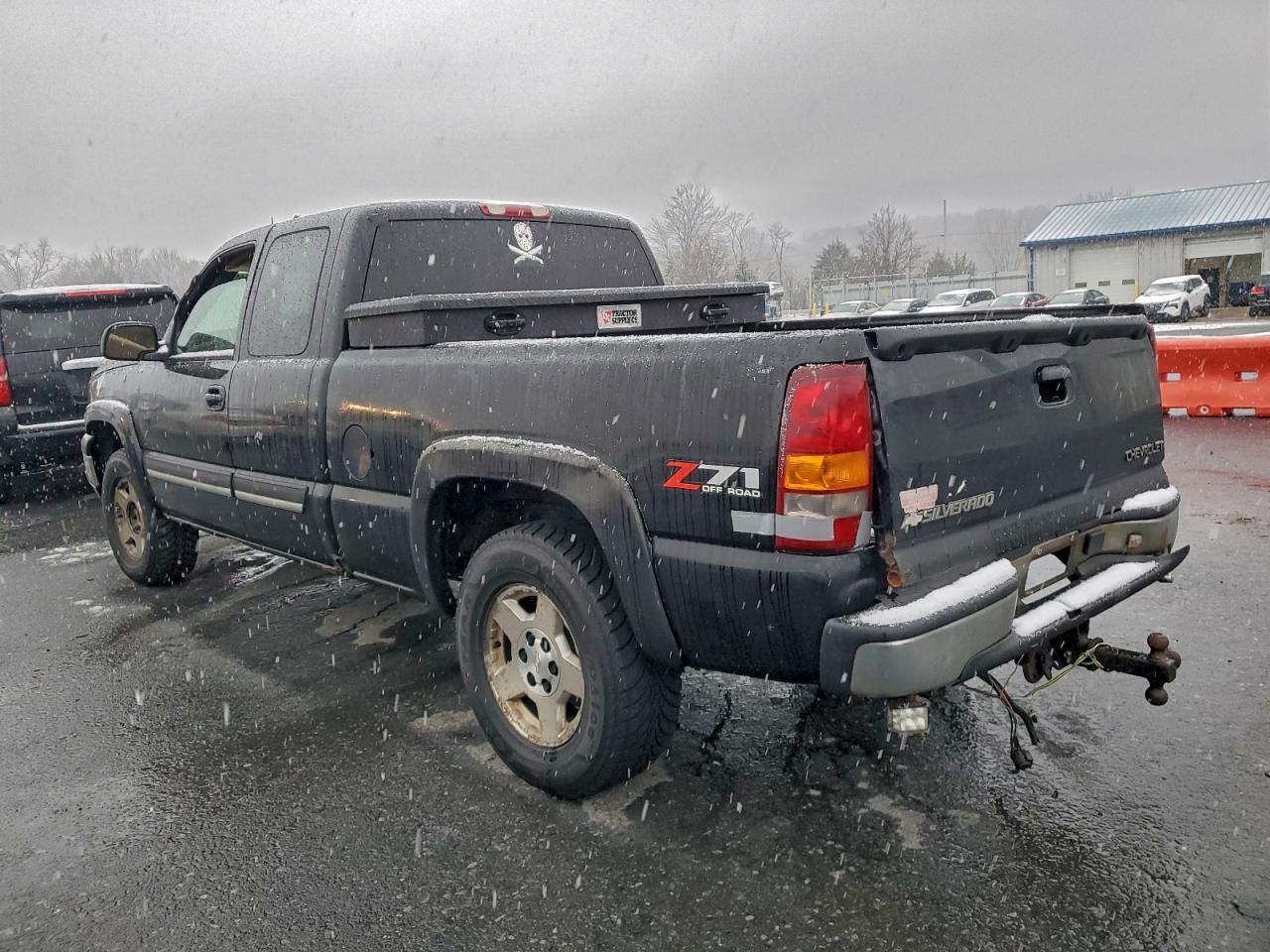 2004 Chevrolet Silverado K1500 - Image 2