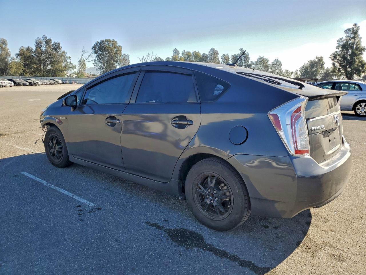 2015 Toyota Prius - Фото 2
